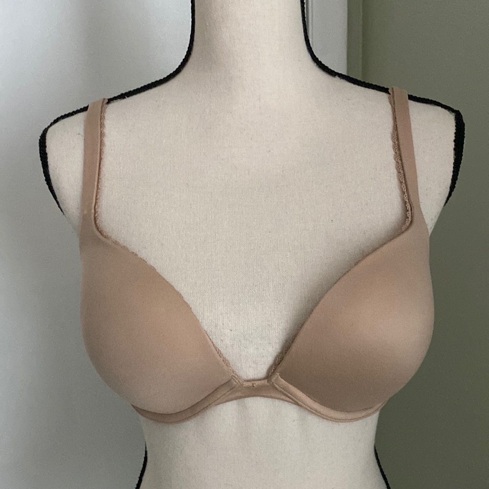 Victoria’s Secret Body by Victoria Push Up Bra - 32DD